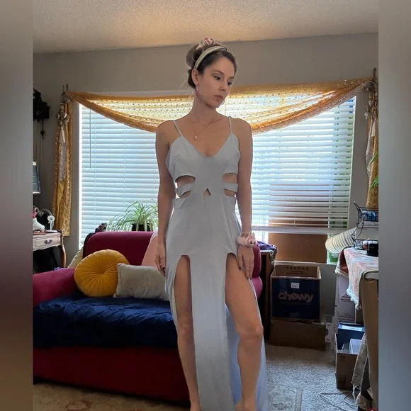 Chic Cut-Out Long Sleeve Dress in Light Blue marked L but better for M - Picture 16 of 16